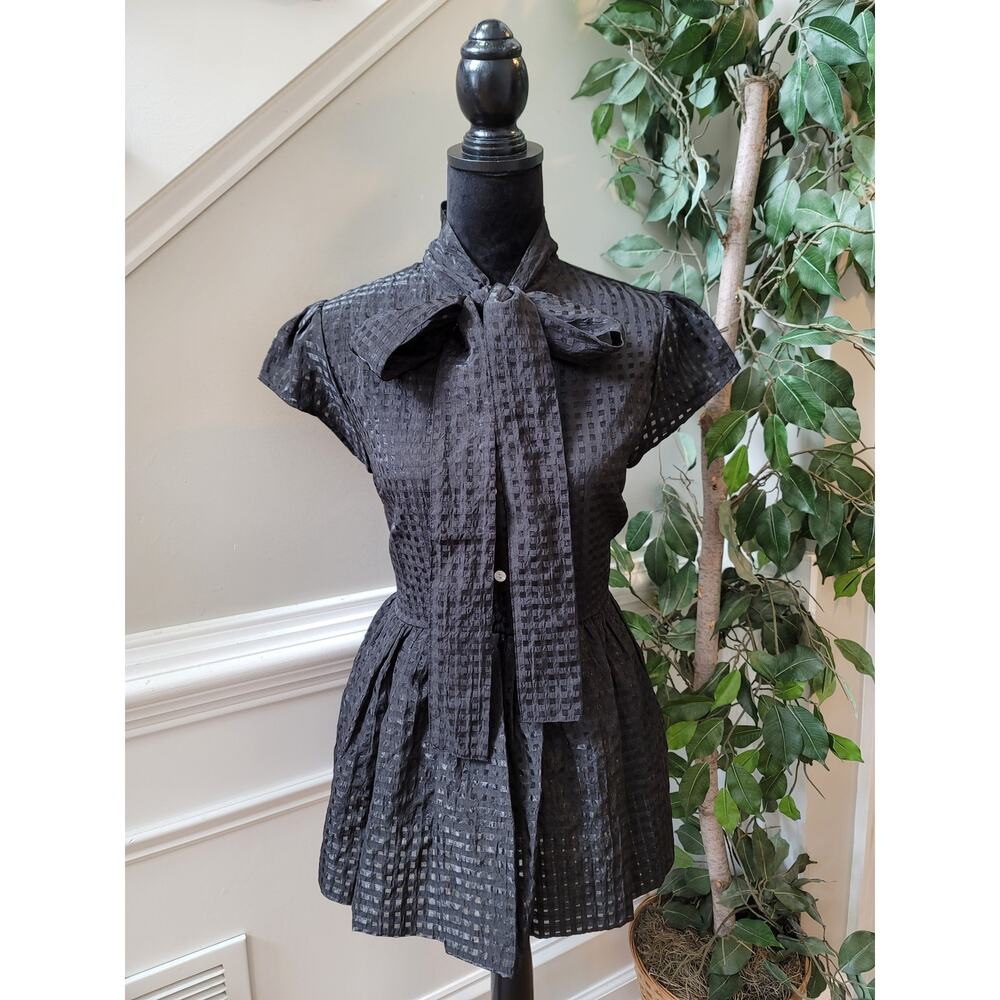 Eien U.S.A. Blouse Women's Size Medium Black Tie-Neck  Short Sleeve Top